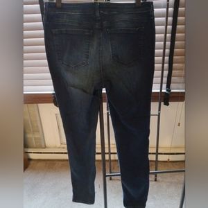 Bundle - Gap High Neck Puffer Vest Medium and NWOT NYDJ size 8 Denim Jeans